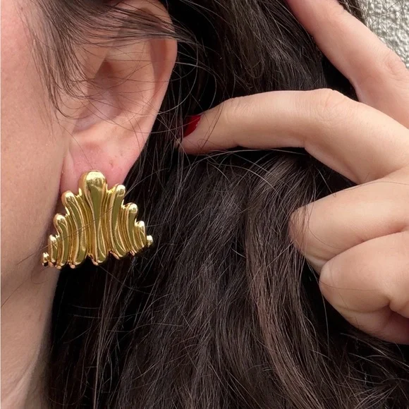 Triangle Wave Stud Earrings Vintage Style - Picture 4 of 5